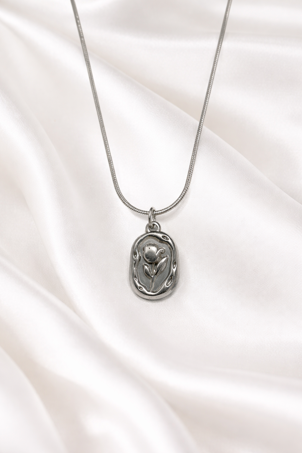 Rose Pendant Plaque in Silver