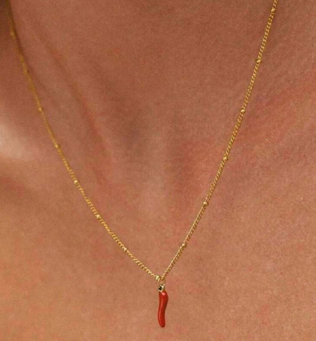 Chilli Pendant in Gold
